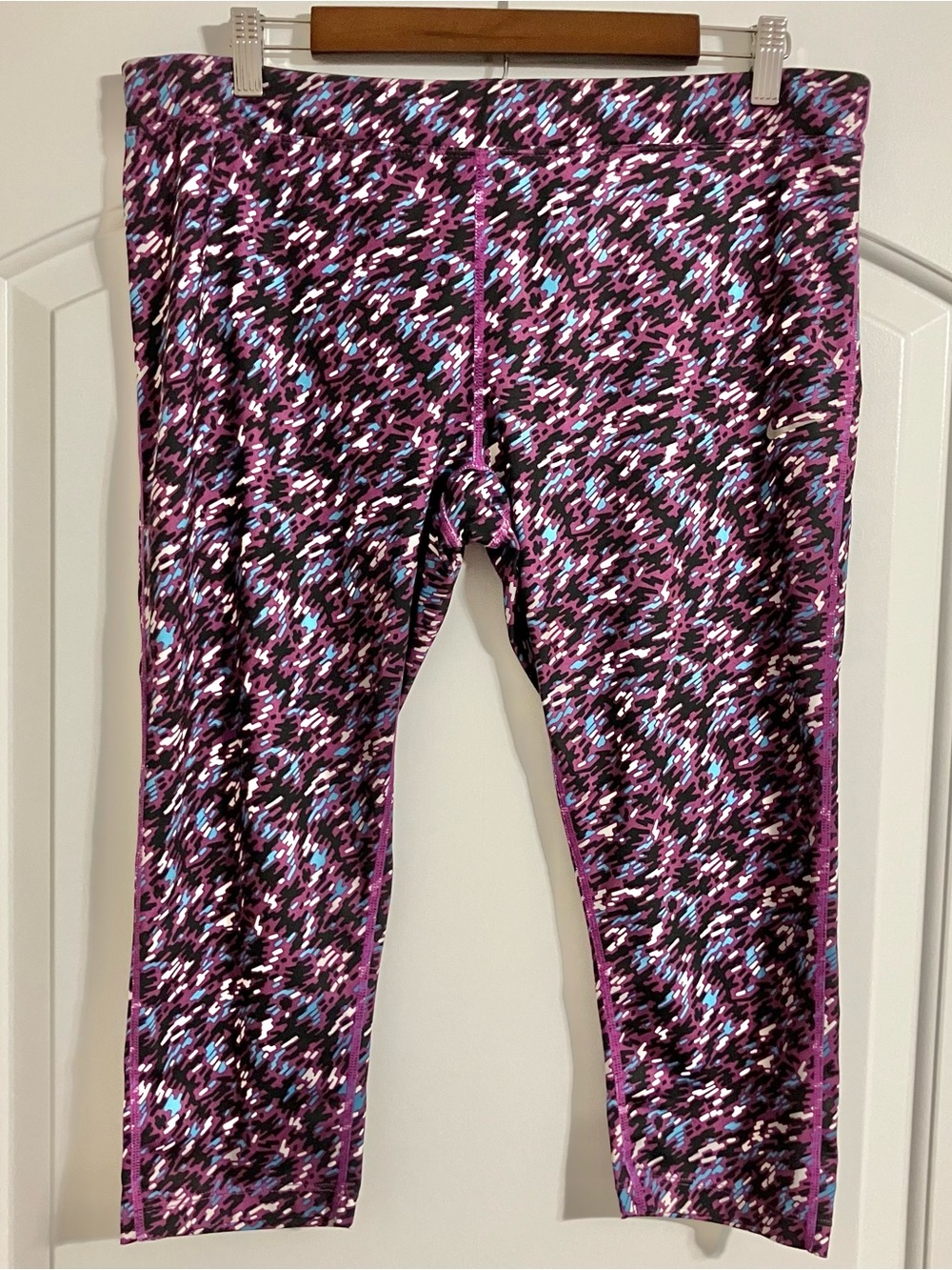 Nike Pronto Essential Crop Running Legging Pant Purple‎ Print Women’s Size 1X